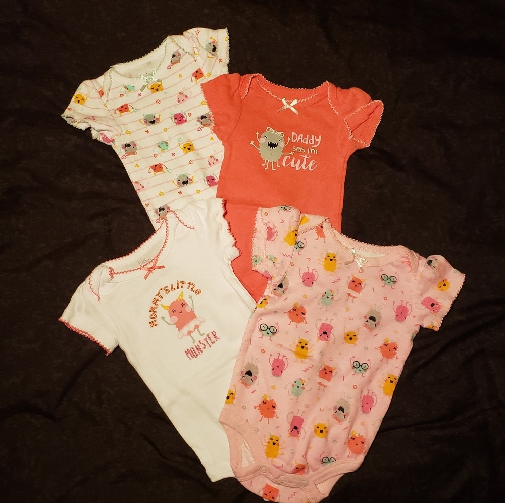 🛍❄NWOT / 4 piece bundle / Little Wonders Onesies